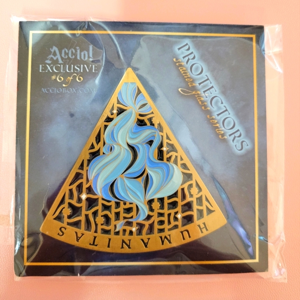 Accio Exclusive Humanitas Pin